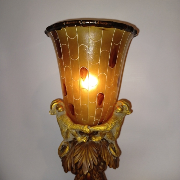 Vintage Intricate Lamp. Monkeys On Palm Tree Ratan Resin Base Mosaic Amber Shade - Picture 3 of 16